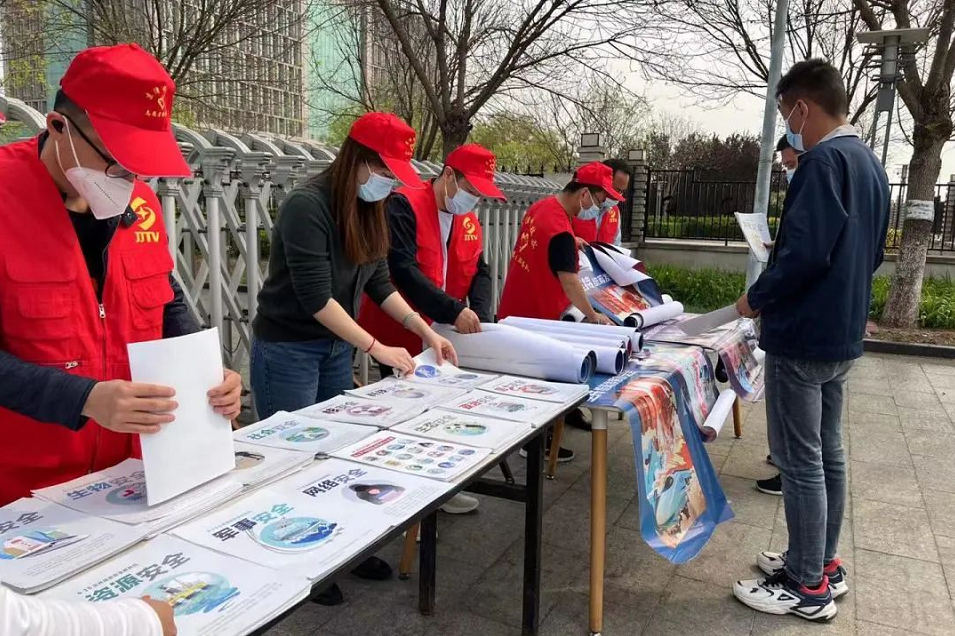 亚洲另类无码一区二区三区冫,青柠在线观看免费高清电视剧8,韩日美无码精品无码,国产高清999在线观看,,亚洲精品久久久一区,俄罗产粗猛黄爽的视频......开展全民国家安全教育日普法宣传活动(图5)