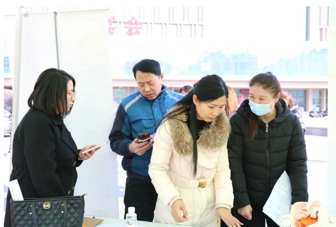 1200+岗位，2000+求职者！亚洲另类无码一区二区三区冫,青柠在线观看免费高清电视剧8,韩日美无码精品无码,国产高清999在线观看,,亚洲精品久久久一区,俄罗产粗猛黄爽的视频......这场招聘会人气旺！(图1)