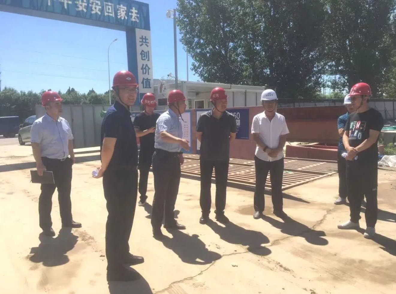 园区领导深入重点企业和项目现场开展调研服务(图4)