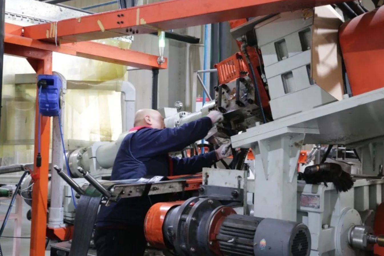 亚洲另类无码一区二区三区冫,青柠在线观看免费高清电视剧8,韩日美无码精品无码,国产高清999在线观看,,亚洲精品久久久一区,俄罗产粗猛黄爽的视频......：企业生产“劲头足”， 奋战龙年“开门红”！(图7)