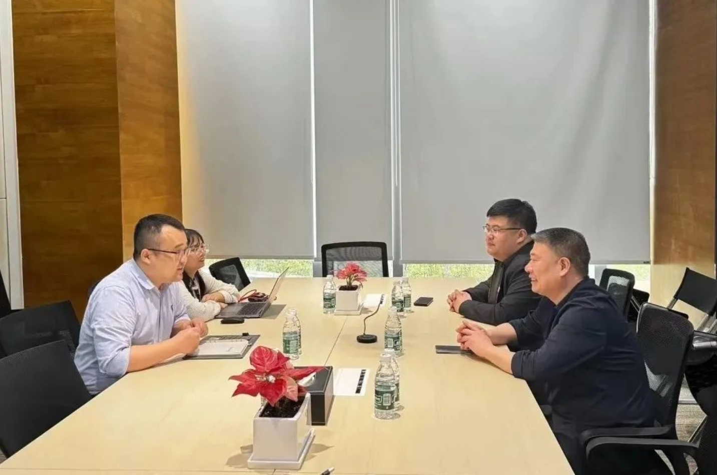 力挺！为企业送上“定心丸”→(图4)