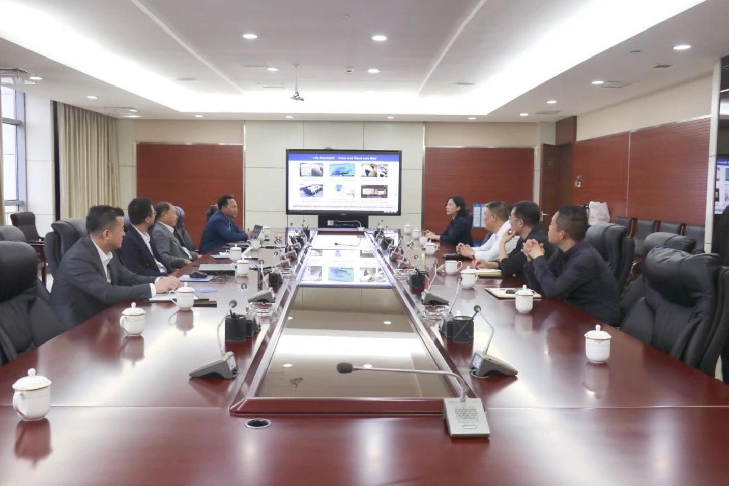 产业集聚、营商提质！亚洲另类无码一区二区三区冫,青柠在线观看免费高清电视剧8,韩日美无码精品无码,国产高清999在线观看,,亚洲精品久久久一区,俄罗产粗猛黄爽的视频......经济拔节向上活力足(图8)