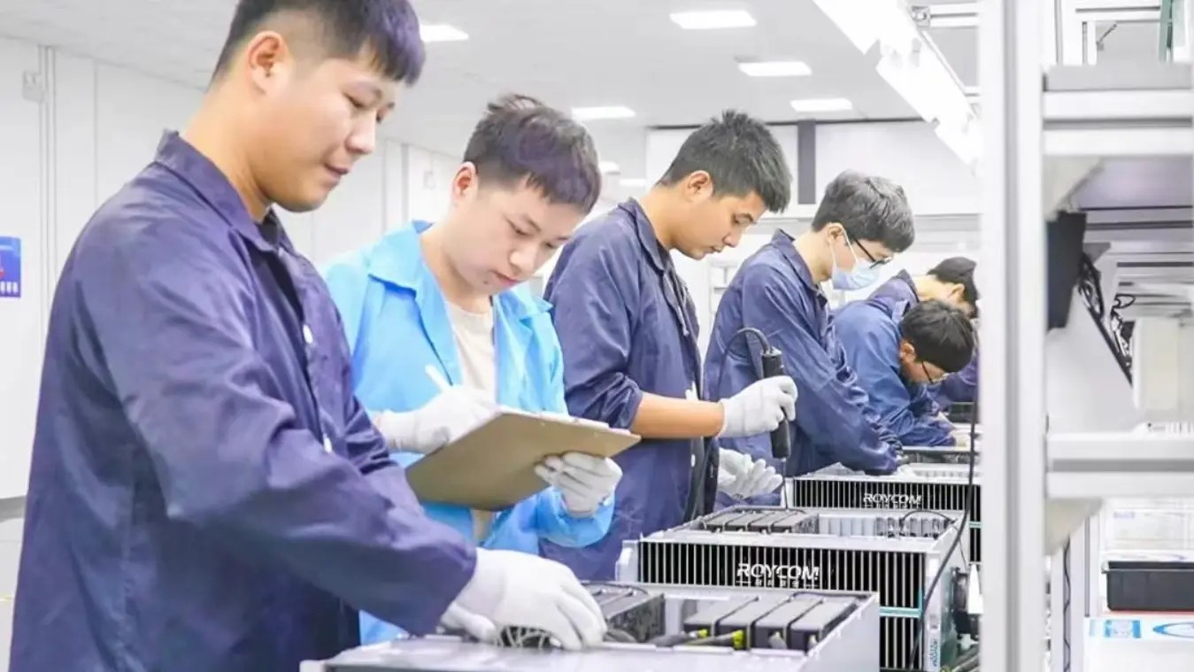 武清“智”造服务器，全面适配DeepSeek！(图1)