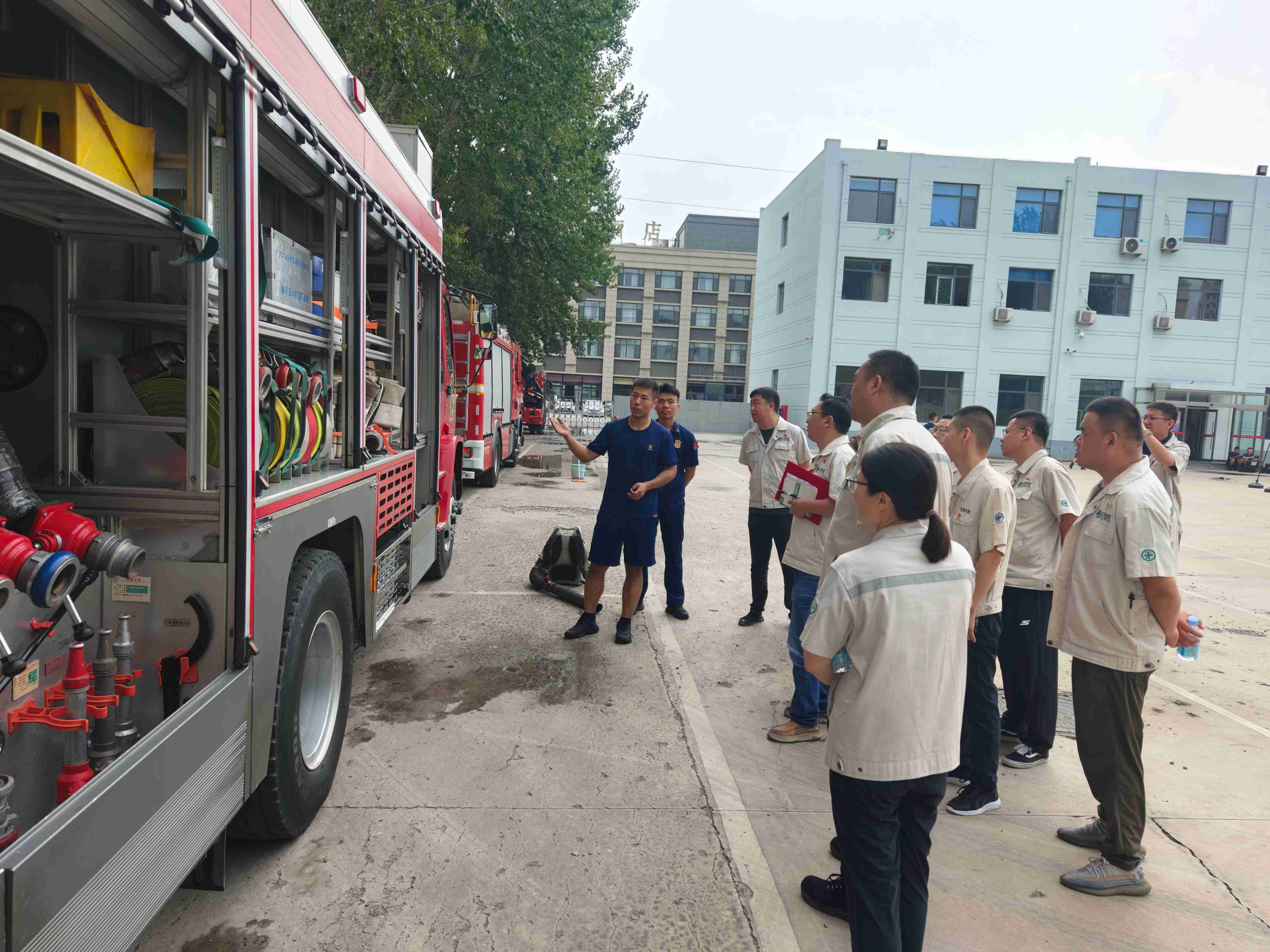 【党建领航促发展】“党建红”+“火焰蓝”，联建共筑安全线(图1)