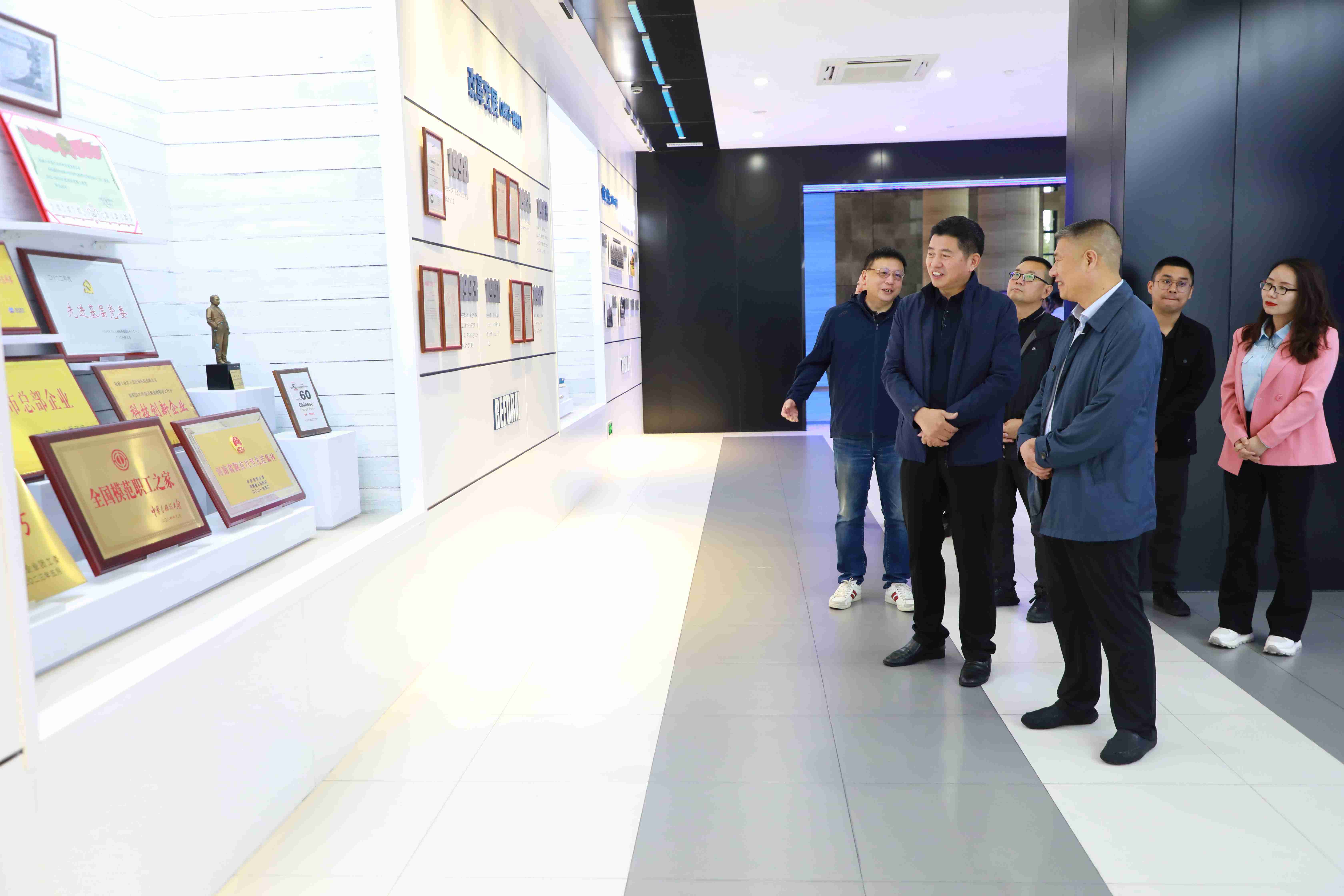 亚洲另类无码一区二区三区冫,青柠在线观看免费高清电视剧8,韩日美无码精品无码,国产高清999在线观看,,亚洲精品久久久一区,俄罗产粗猛黄爽的视频......产业园与中机六院签署战略合作协议(图4)